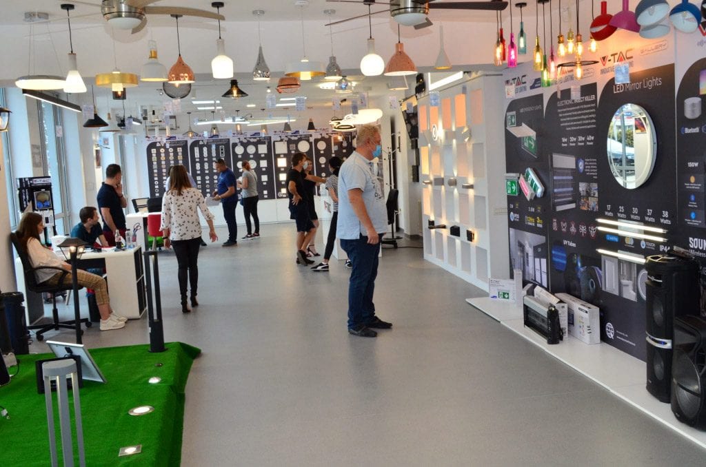 benzi LED showroom VSH-vtacsmarthome