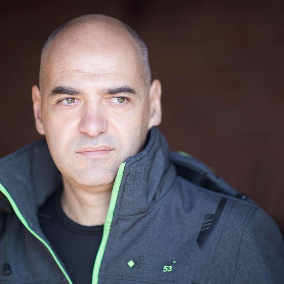 Păcatele tatălui, în cârca fiului! Un bărbat din București, obligat să plătească statului român 254.000 de dolari și penalități de 1,5 milioane de lei. Tatălui lui a furat de la Securitate