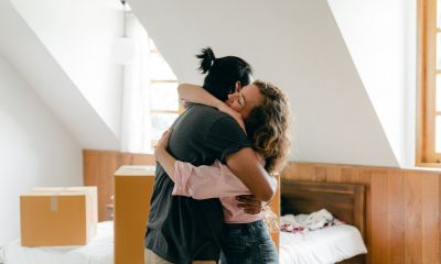 3 lucruri pe care să le iei în considerare înainte să te muți cu iubitul tău