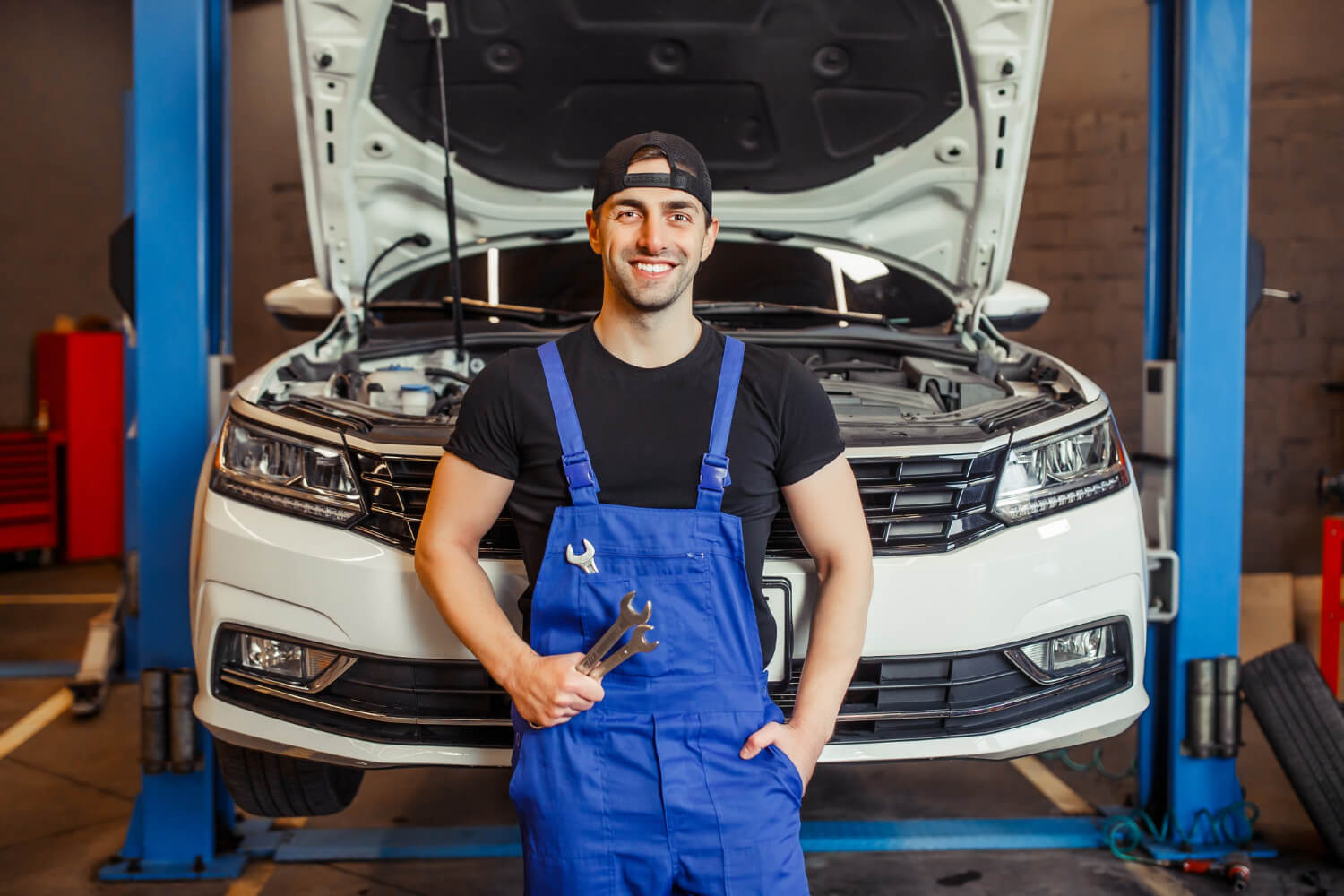 Cum poți alege service-ul auto potrivit pentru tine și mașina ta? Iată 5 lucruri pe care trebuie să le ai în vedere