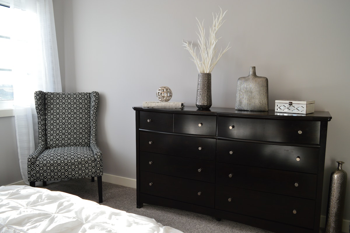 Top 3 piese de mobilier în care merită să investești bani!