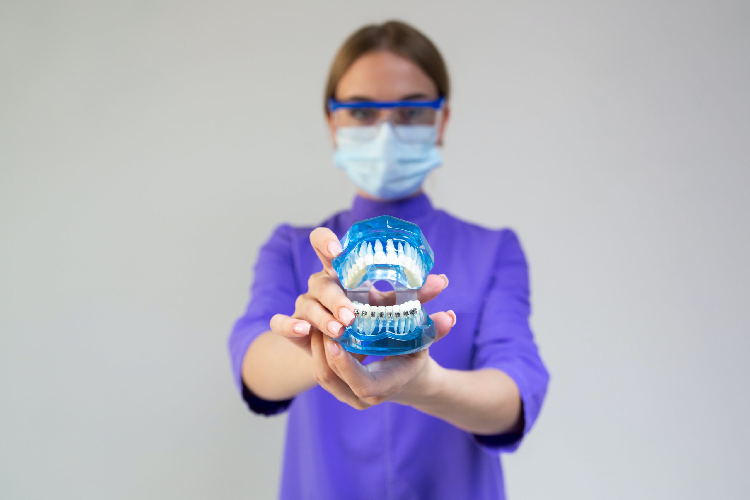 implanturi dentare