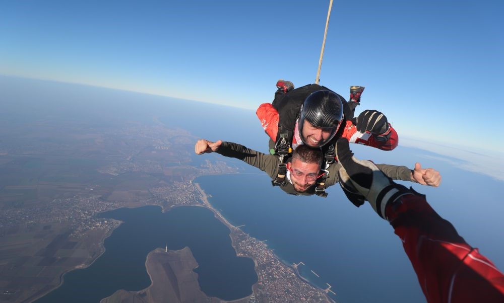 Skydiving in Romania