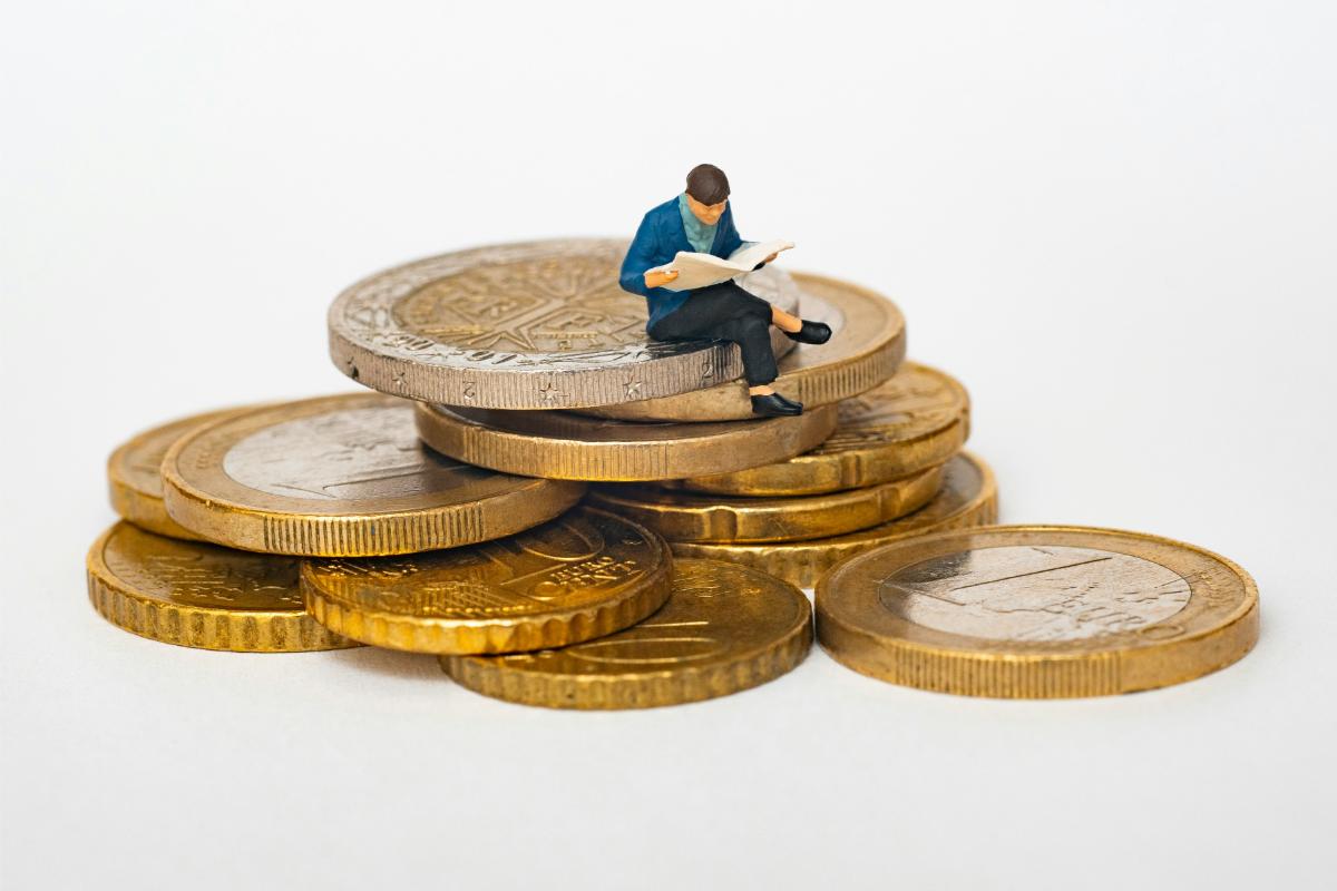 De ce ai opta pentru un credit online? Află dacă este o alegere bună și care sunt avantajele lui