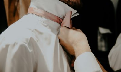 Cum să alegi costumul de mire în funcție de tema nunții