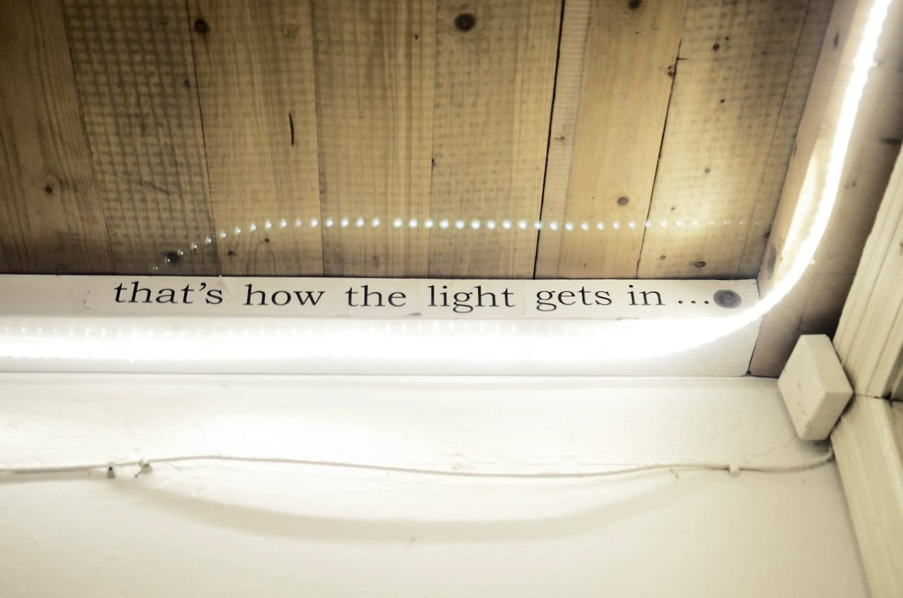 Beneficiile și dezavantajele benzilor LED cu lumină caldă și rece