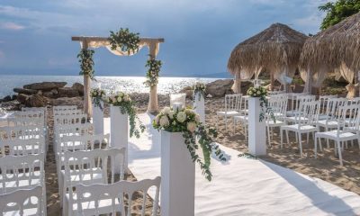 De ce să alegi o nuntă pe plajă: Avantaje și provocări
