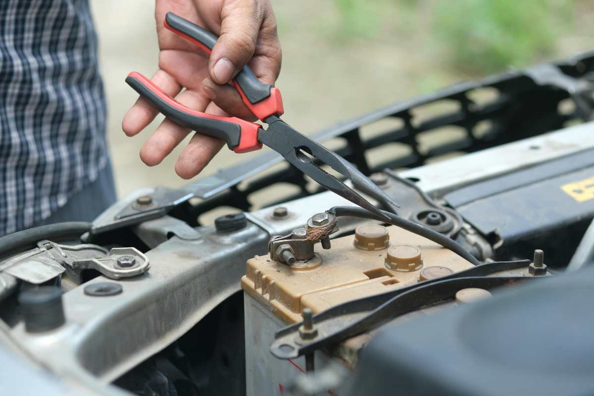 Importanța alegerii corecte a unei baterii auto pentru utilizări de lungă durată