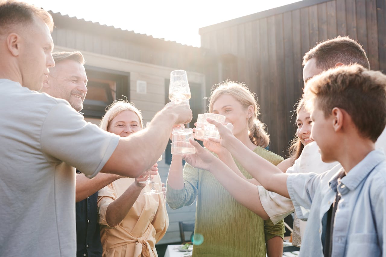 Garden party cu vibe englezesc – cum să îți amenajezi grădina sau terasa pentru a aduce mai aproape stilul britanic