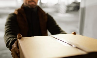 Cum protejează sistemul door-to-door coletele fragile mai bine decât rețelele tradiționale de curierat